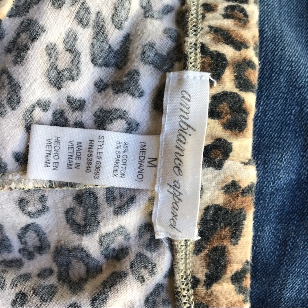 Ambiance Apparel Cheetah Legging - Picture 2 of 2